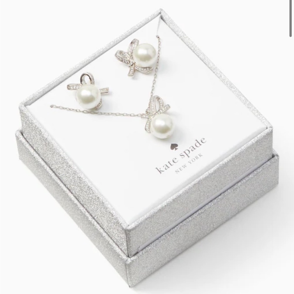 Kate Spade Pearl All Tied Up Pendant and Stud Gift Set